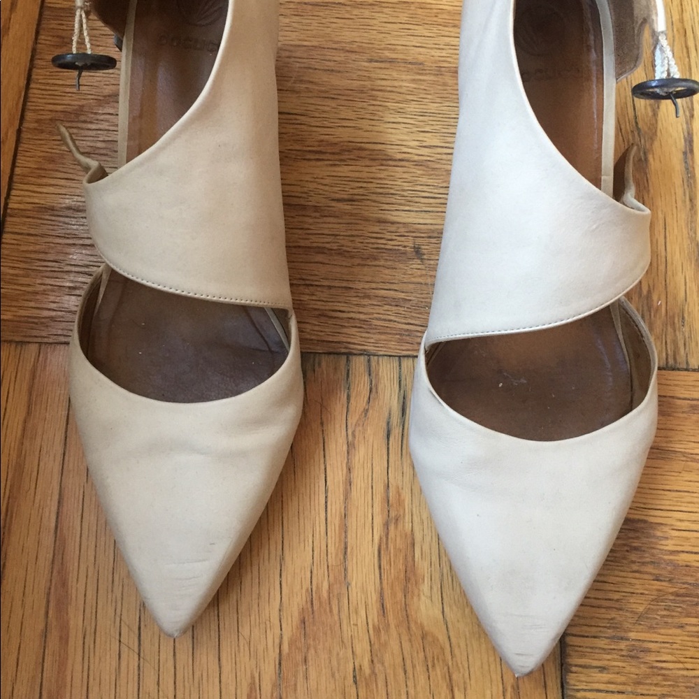 Heels made of leather that feels like butter